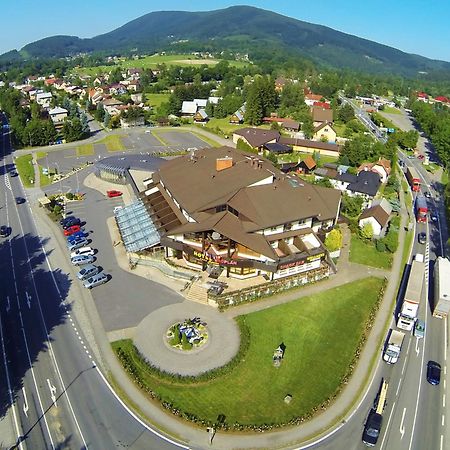 Hotel Eroplan Roznov pod Radhostem Ngoại thất bức ảnh