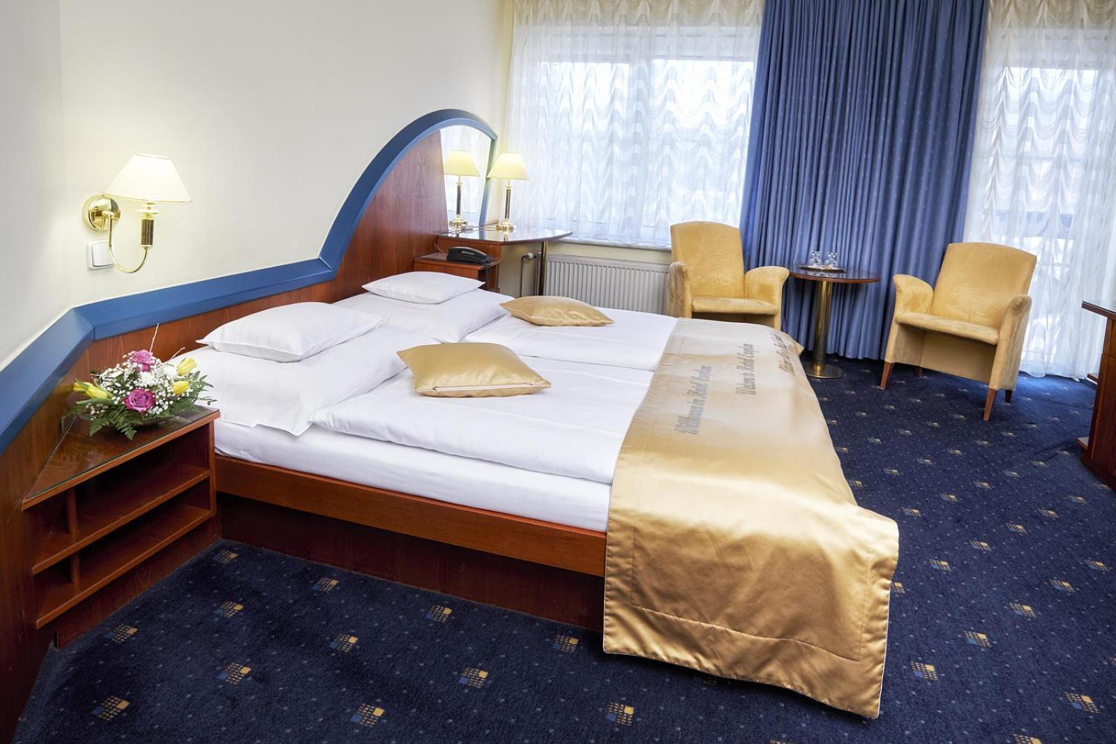 Hotel Eroplan Roznov pod Radhostem Ngoại thất bức ảnh
