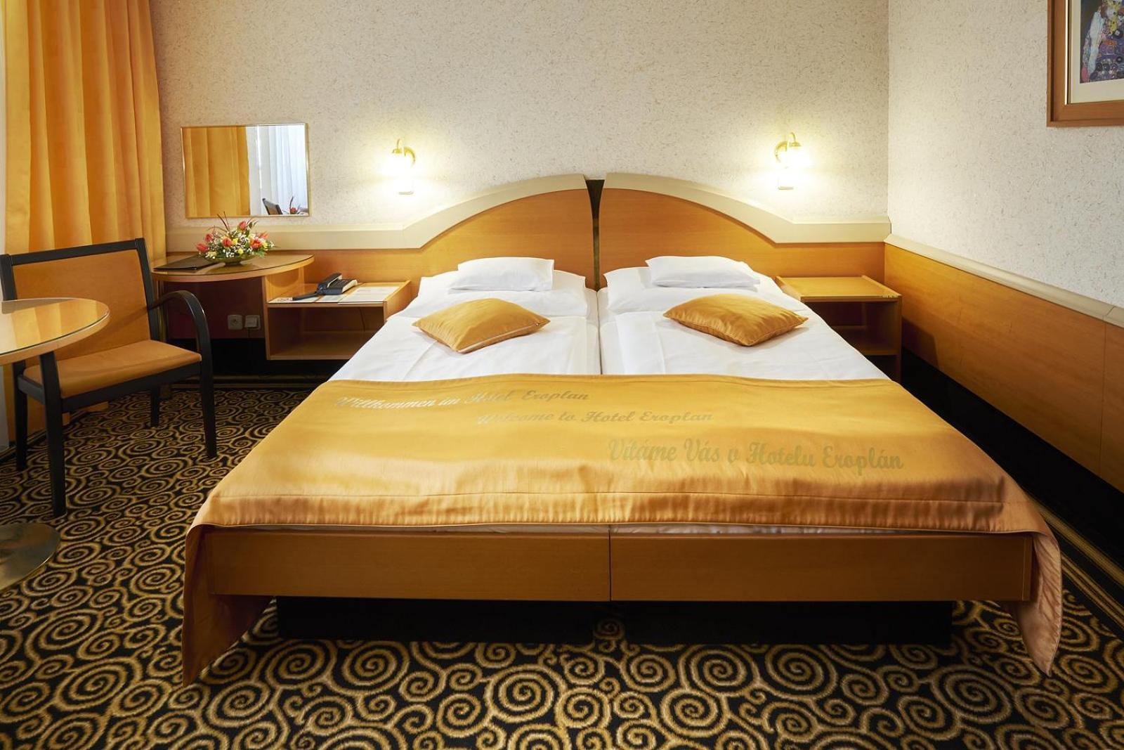 Hotel Eroplan Roznov pod Radhostem Ngoại thất bức ảnh
