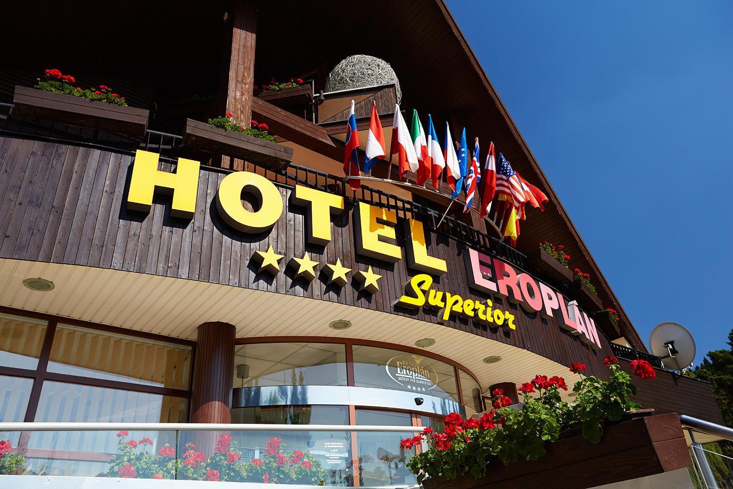 Hotel Eroplan Roznov pod Radhostem Ngoại thất bức ảnh